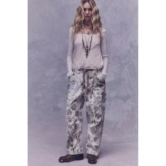 Free People Moxie Printed Floral Flocked Ivory Barrel Boyfriend Jeans 29 NWT